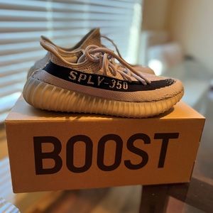 Yeezy 350 V2